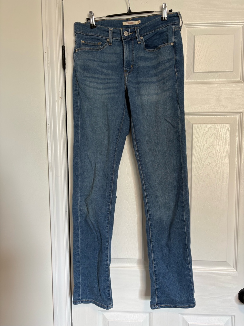 Levi's Women's Straight Leg Jeans in Blue Denim